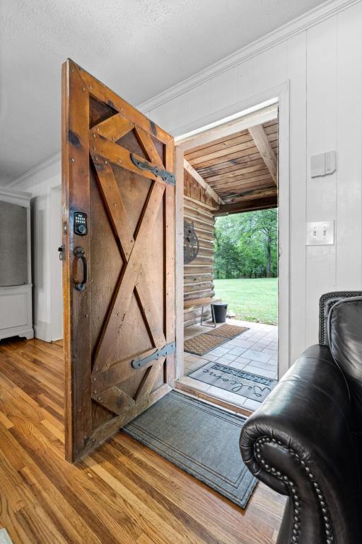 Refuge Ranch Retreat Log Cabin Lake 53+ Acres Locust Grove Eksteriør billede